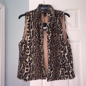 NWT Cozy Cejon Furry Leopard Print Vest